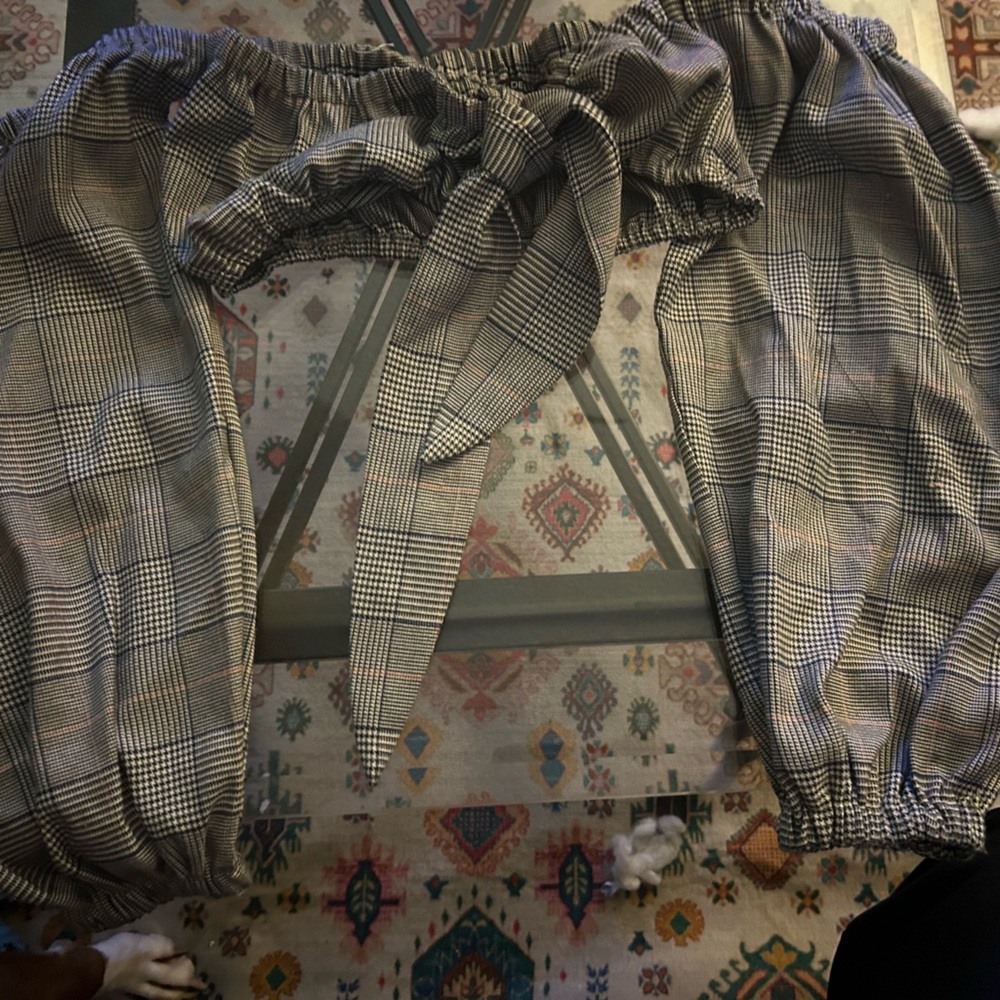Baggy sleeve crop shirt